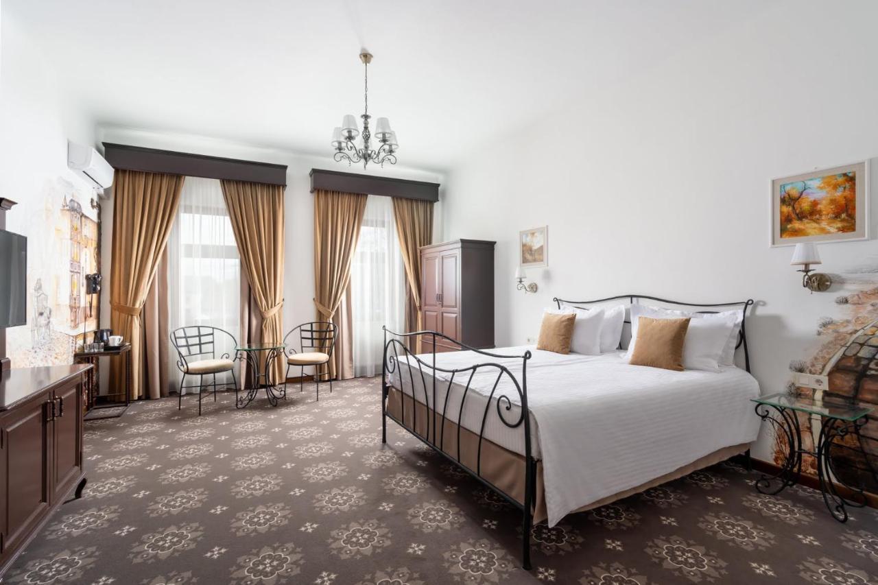 Hotel Leul De Aur Sebes  Bagian luar foto