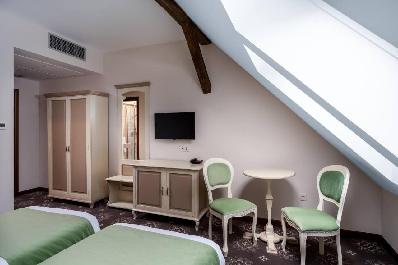 Hotel Leul De Aur Sebes  Bagian luar foto